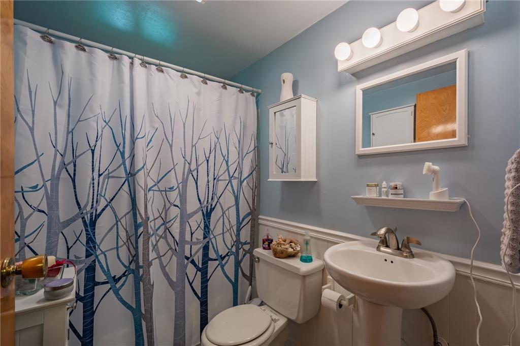 1268 Darlington Road Ligonier, PA 15658 - Photo 11 of 22 Full bath on the main level