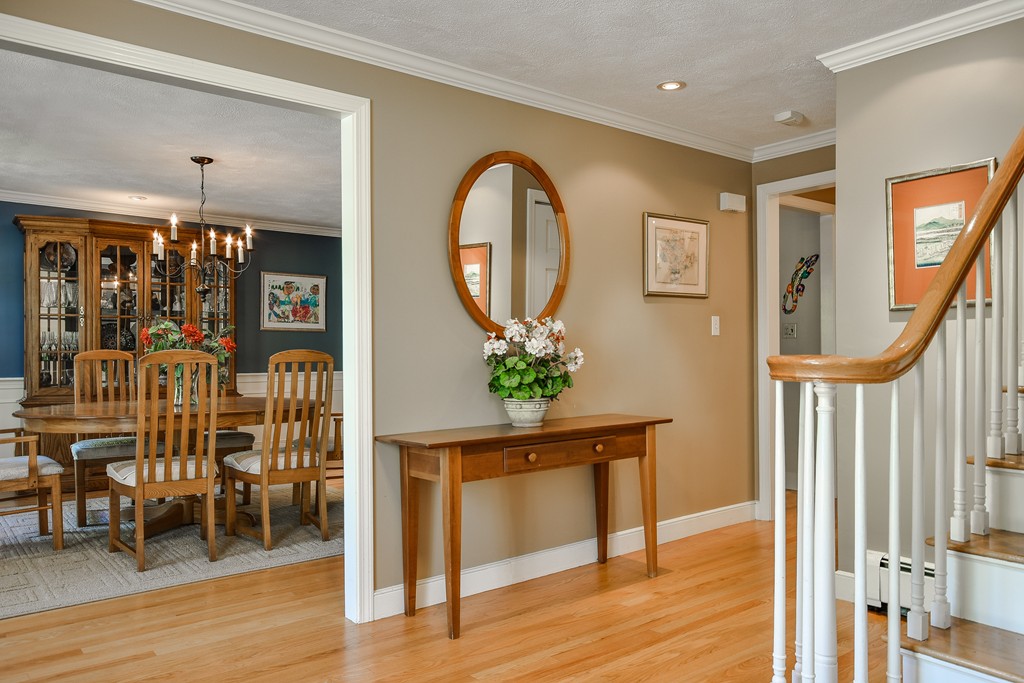 11 Middle Road Sudbury, MA 01776 - Photo 3 of 28