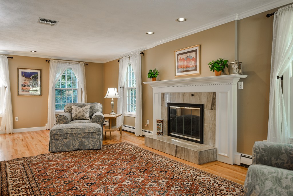 11 Middle Road Sudbury, MA 01776 - Photo 4 of 28