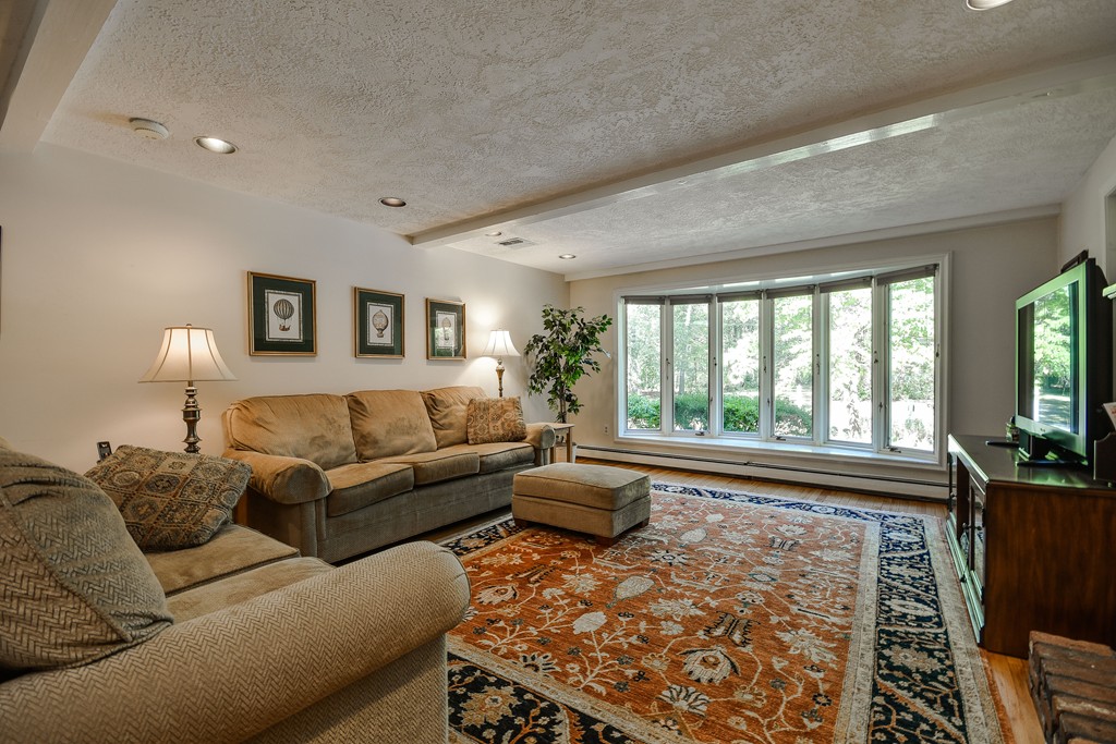 11 Middle Road Sudbury, MA 01776 - Photo 10 of 28