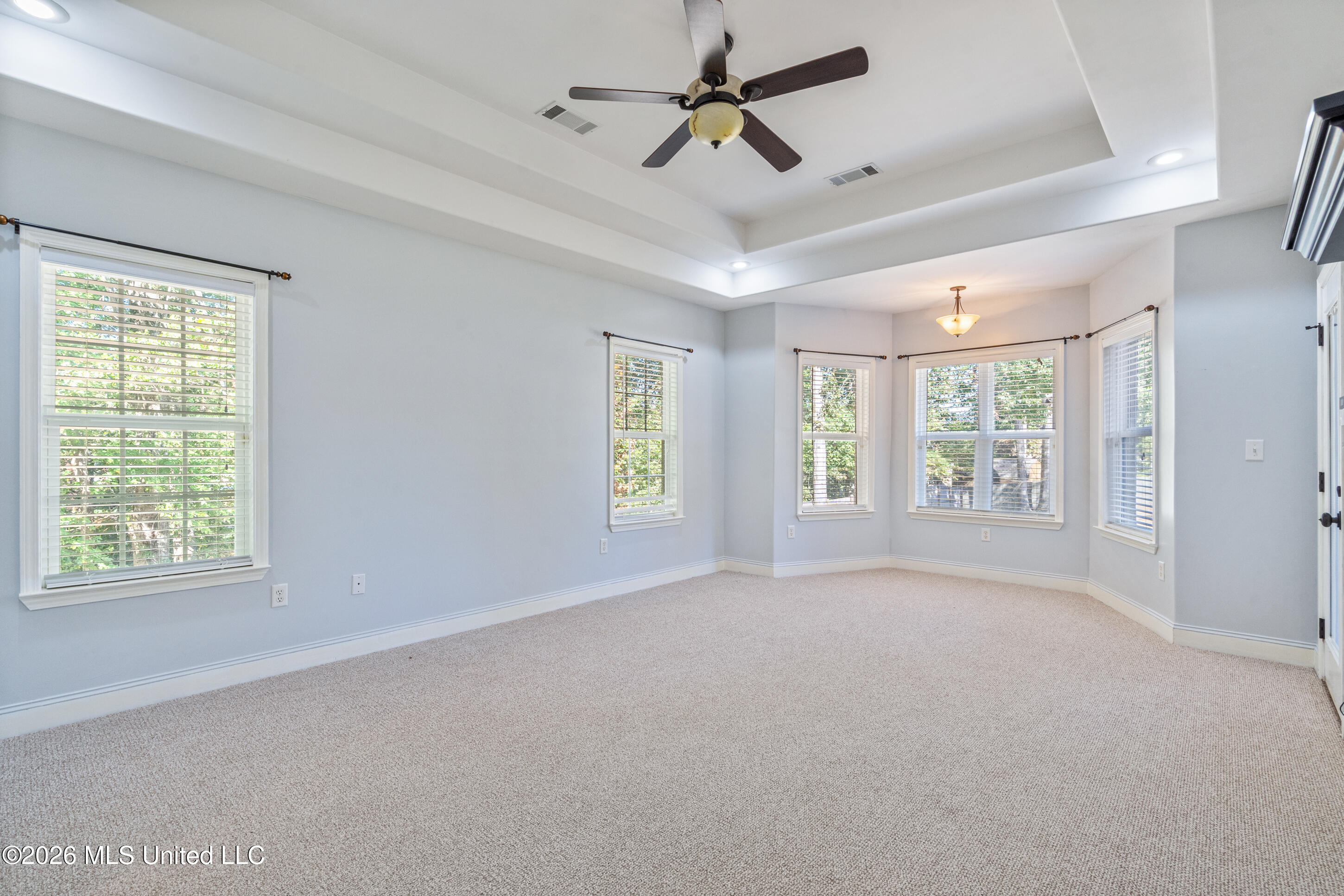 2138 College Road Southaven, MS 38672 - Photo 26 of 42 Primary Bedroom