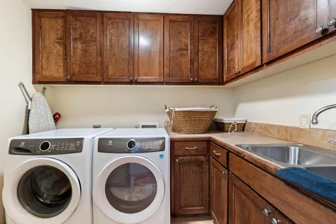 $1,375,000 | 105 Laurelwood Drive North, Austin, TX 78733