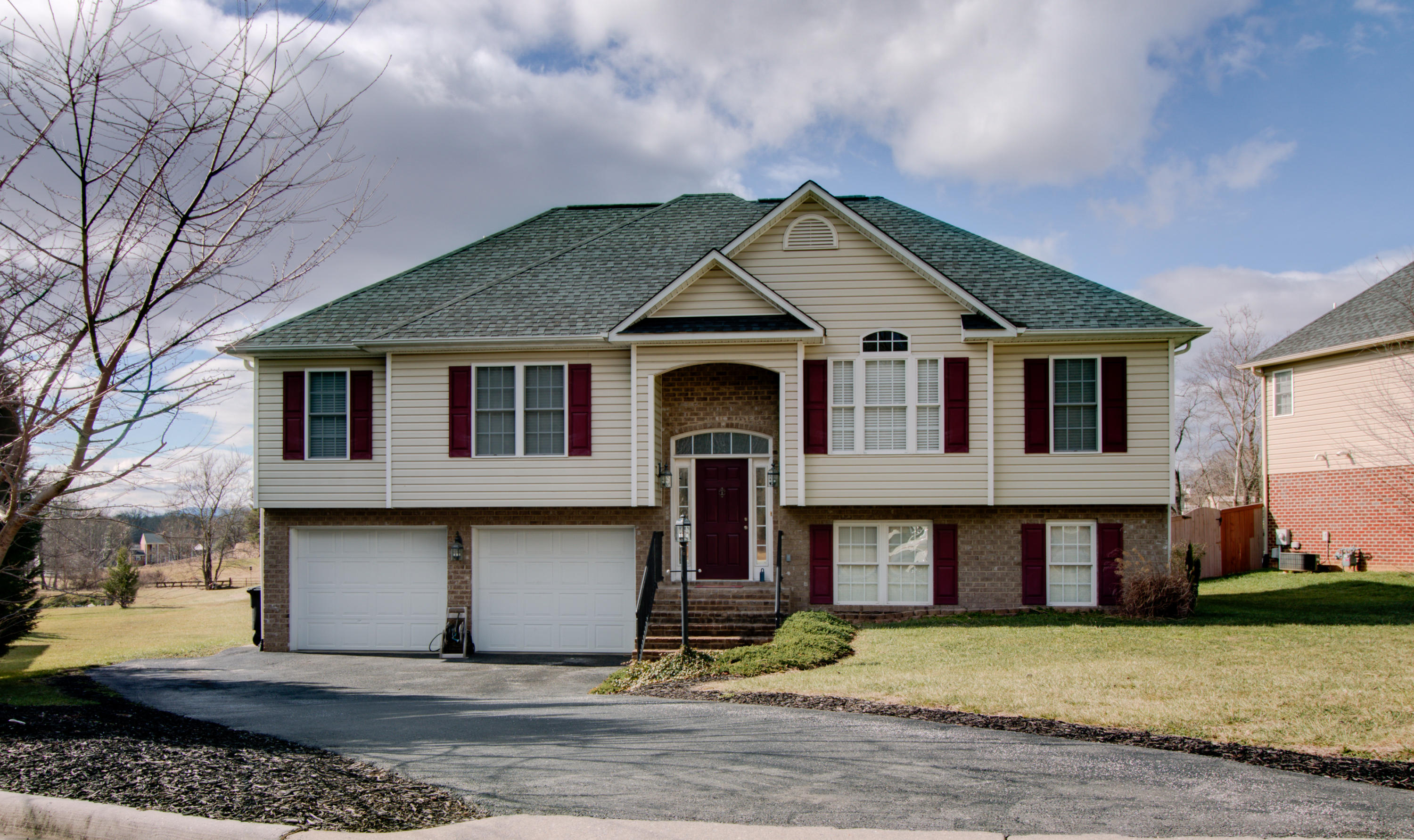 530 Castleridge Road Vinton, VA 24179 - Photo 1 of 31 _MG_3887_8_9