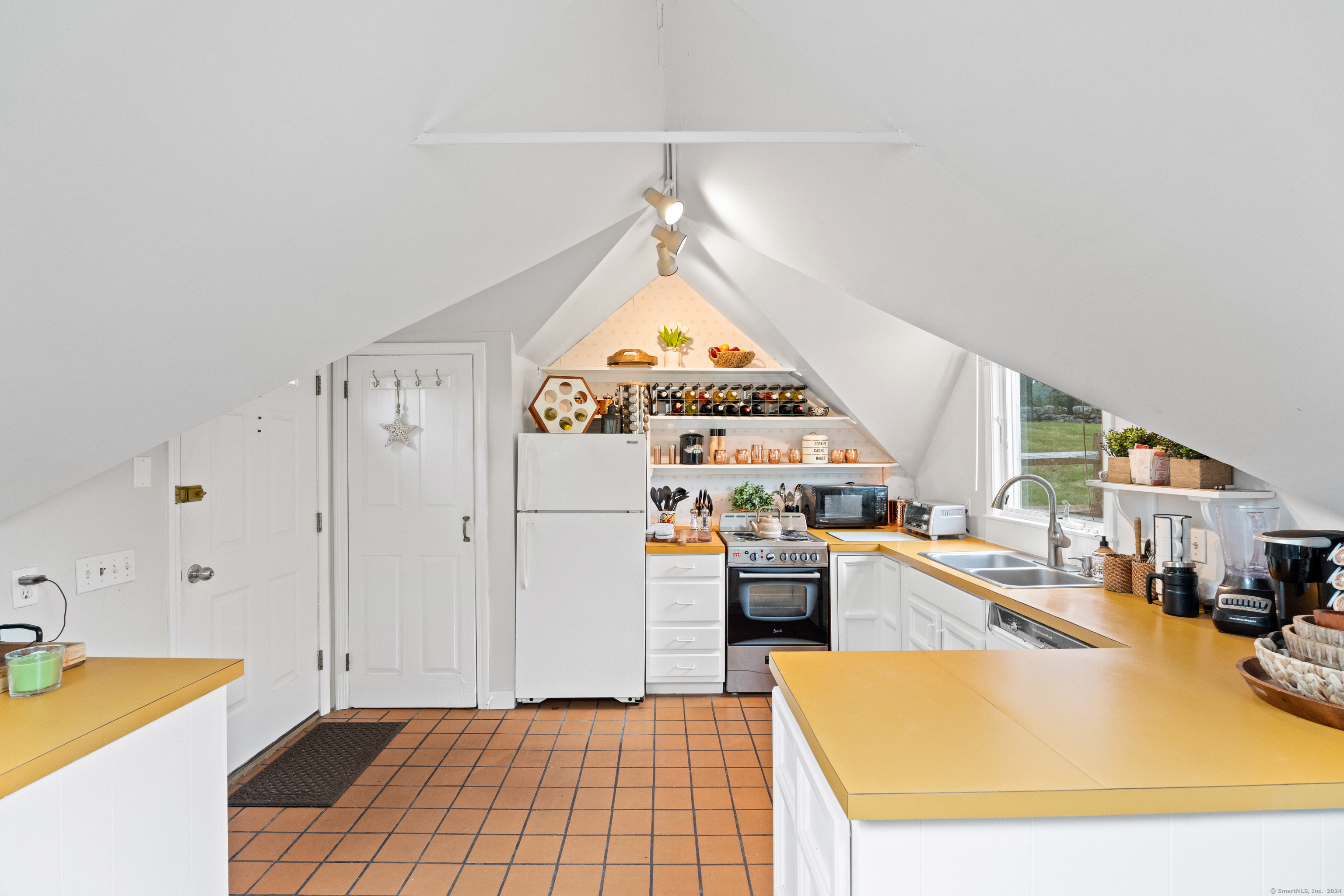 66 Collins Road Stonington, CT 06378 - Photo 23 of 32