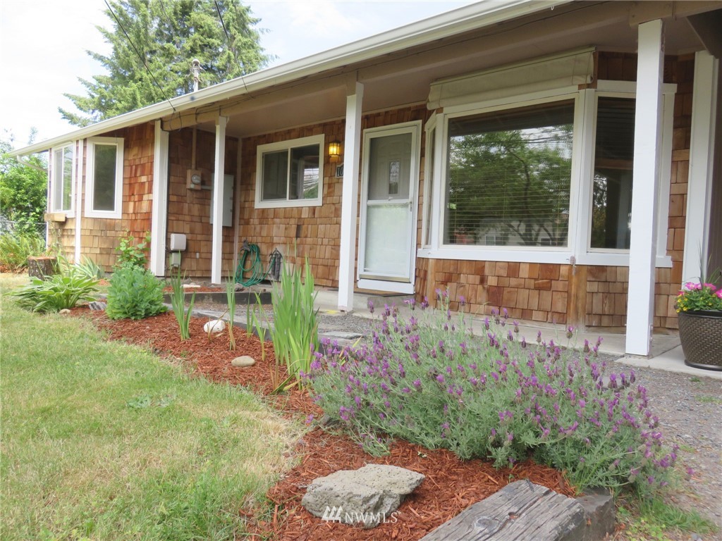 10404 185th Avenue Southwest Rochester, WA 98579 - Photo 2 of 25