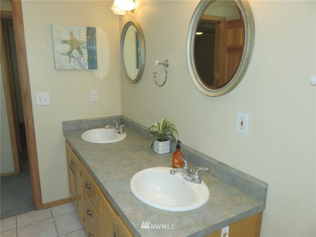 10404 185th Avenue Southwest Rochester, WA 98579 - Photo 18 of 25