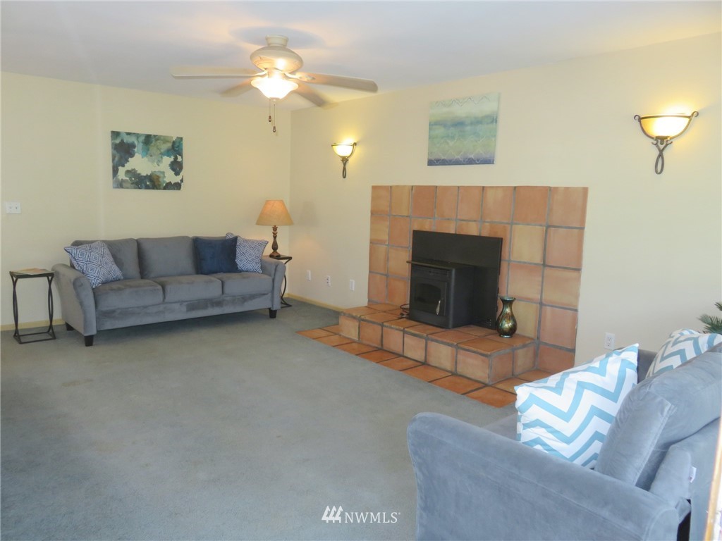 10404 185th Avenue Southwest Rochester, WA 98579 - Photo 7 of 25