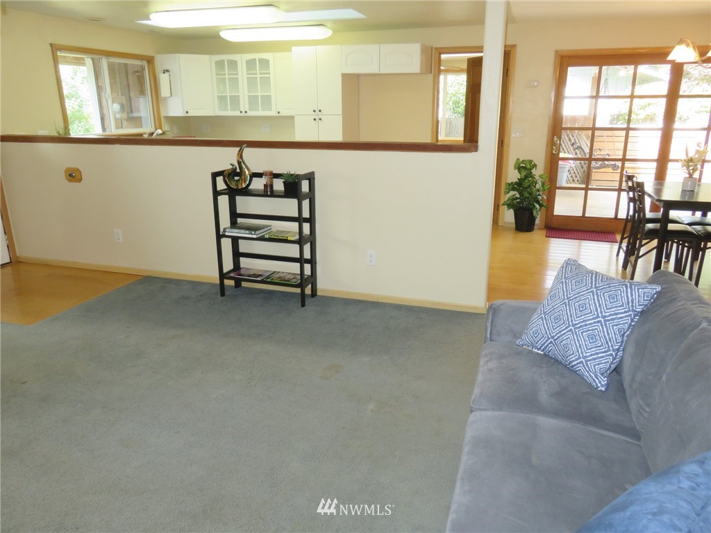 10404 185th Avenue Southwest Rochester, WA 98579 - Photo 9 of 25