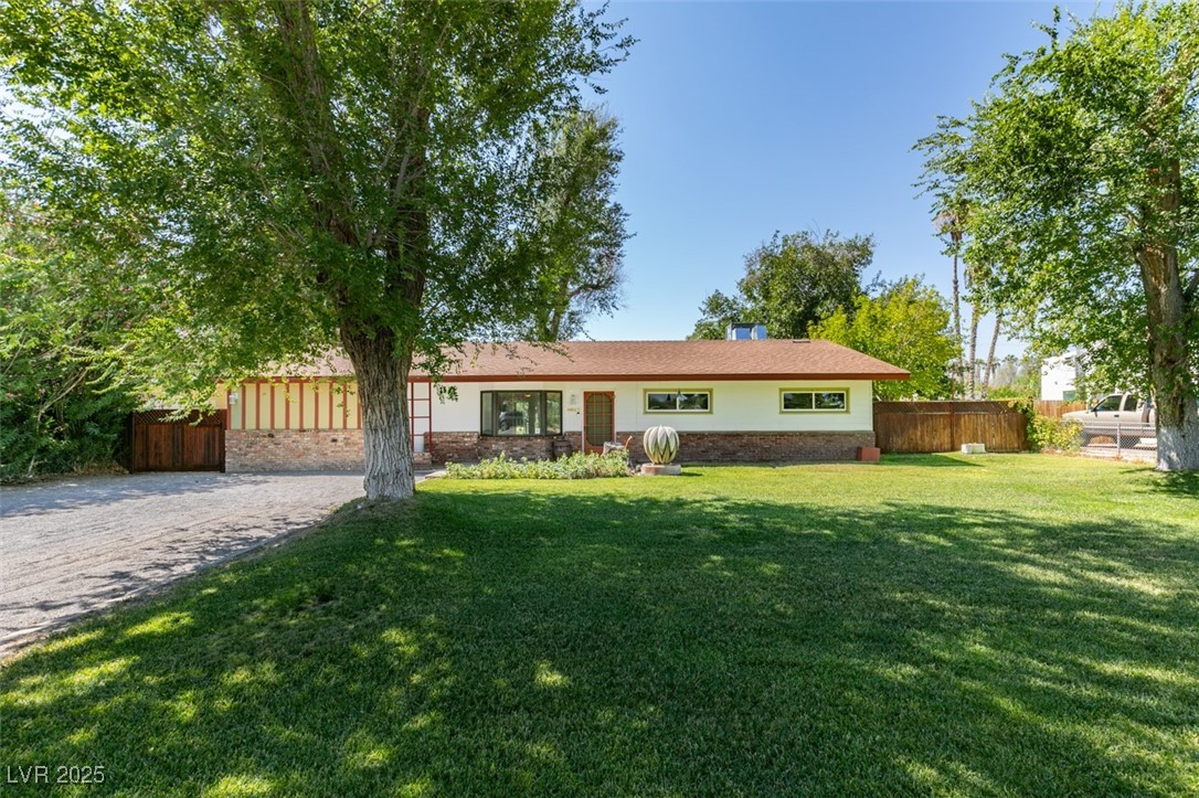 4087 Pleasant Road Las Vegas, NV 89108 - Photo 6 of 74 Single story home featuring brick siding
