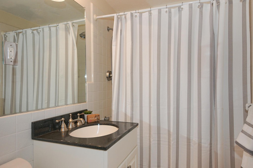5 Porter Road, Unit 203 Andover, MA 01810 - Photo 6 of 11