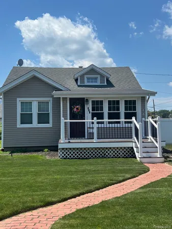 $699,999 | 156 Fairview Avenue, Bayport, NY 11705
