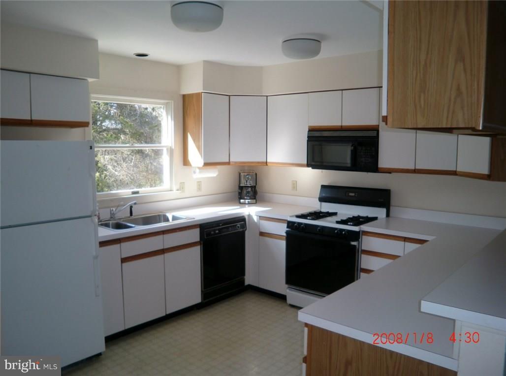 6 West Mariners Point Tuckerton, NJ 08087 - Photo 3 of 15 Gallery Image 3