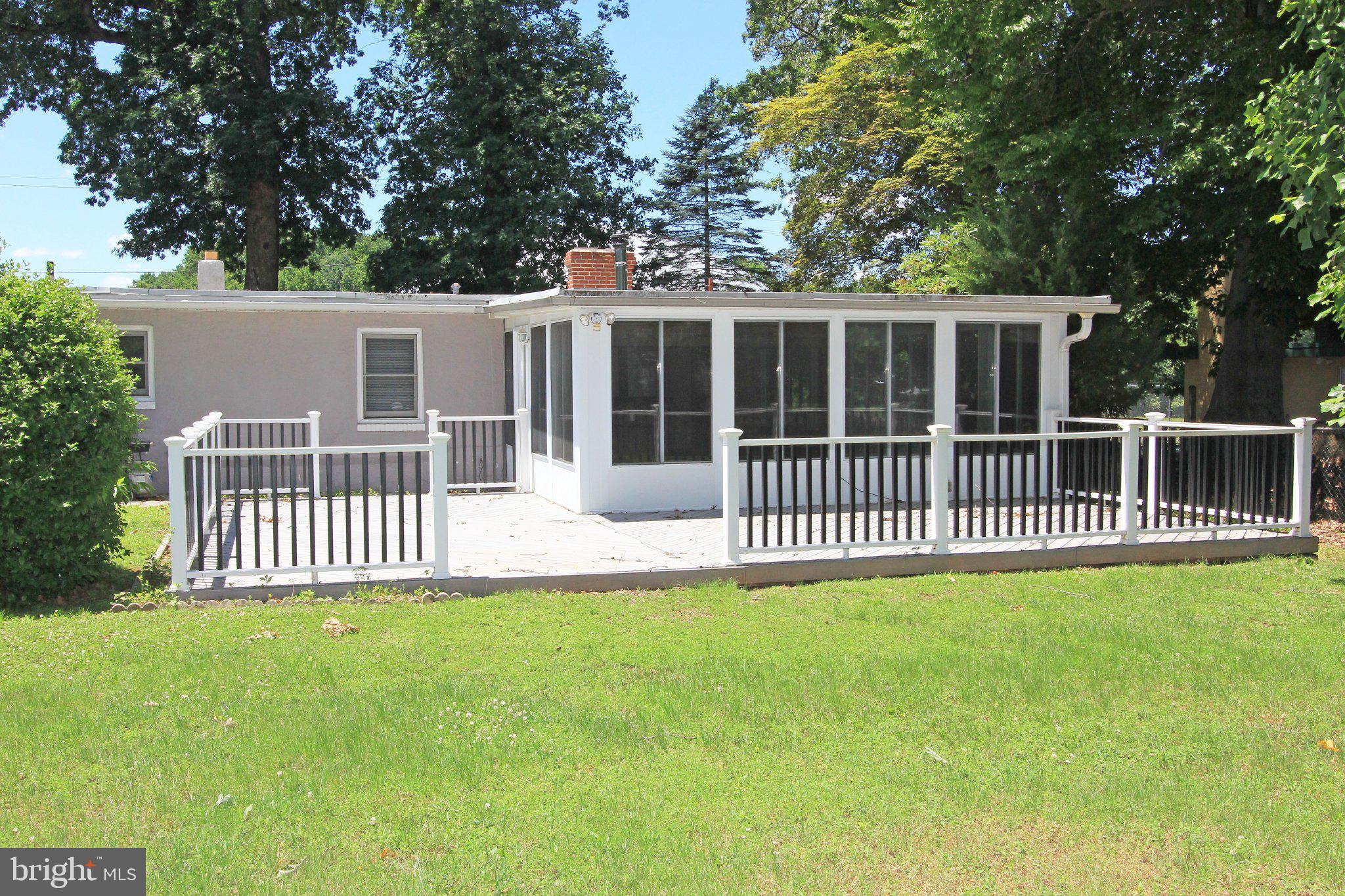 929 Cherry Tree Road Aston, PA 19014 - Photo 18 of 26 Charming home with inviting deck space.