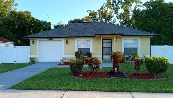 $2,000 | 6807 Kingston Drive, Tampa, FL 33619