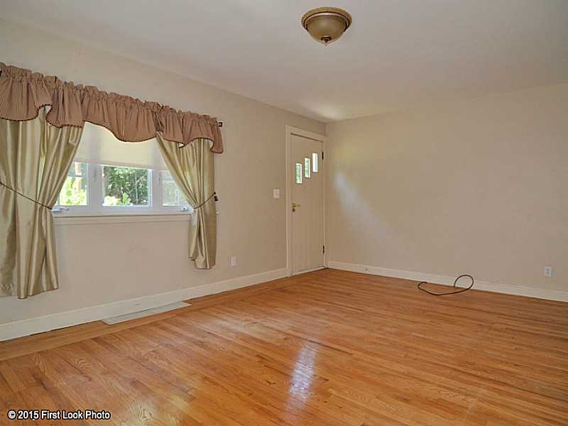 366 Trimtown Road Scituate, RI 02857 - Photo 12 of 25 Living Room.