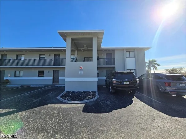 $1,250 | 4815 Triton Court East, Unit 11, Cape Coral, FL 33904