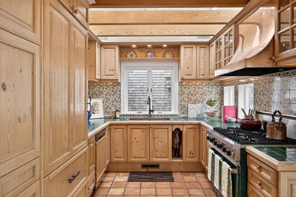 193 Quanset Road Orleans, MA 02653 - Photo 12 of 42 Gallery Image 12