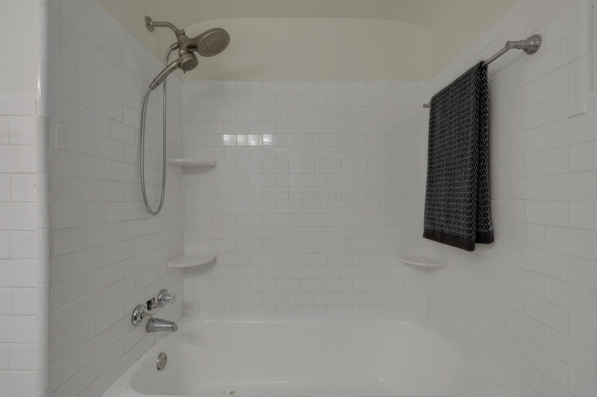 601 Morse Road Columbus, OH 43214 - Photo 27 of 41 27-web-or-mls-IMG_1042