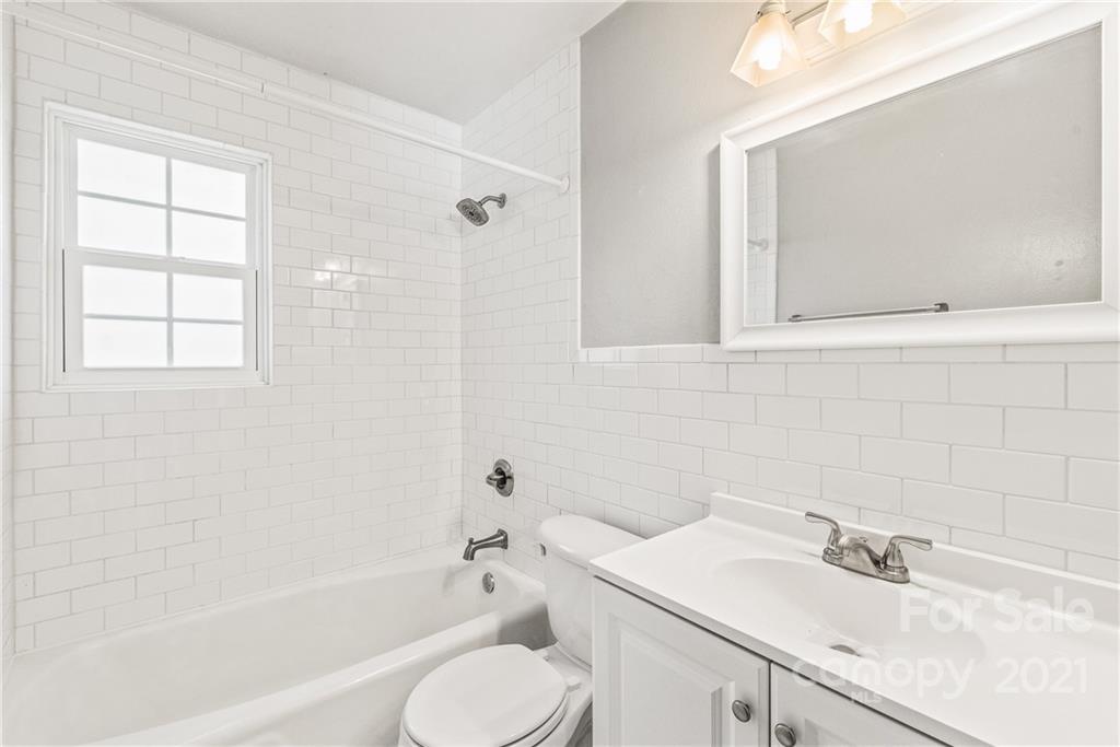 4317 Walker Road, Unit A Charlotte, NC 28211 - Photo 12 of 20 Gallery Image 12