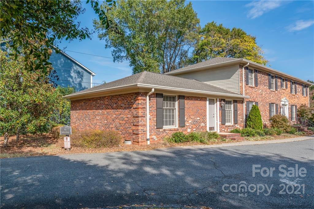 4317 Walker Road, Unit A Charlotte, NC 28211 - Photo 4 of 20 Gallery Image 4