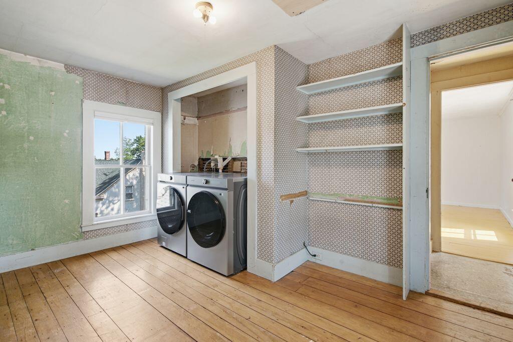 29 Corliss Street Bath, ME 04530 - Photo 20 of 37 Laundry room/closet