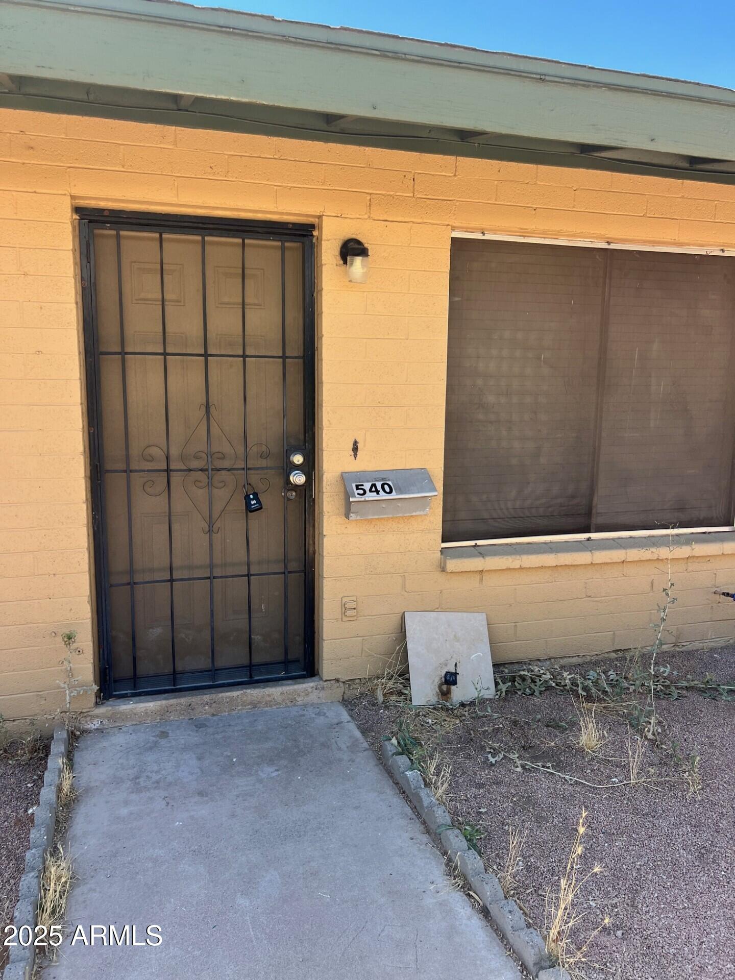 540 North Hall Mesa, AZ 85203 - Photo 2 of 9 a view of entryway