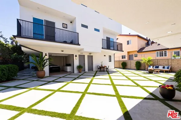 $4,195 | 5434 Romaine Street, Los Angeles, CA 90038