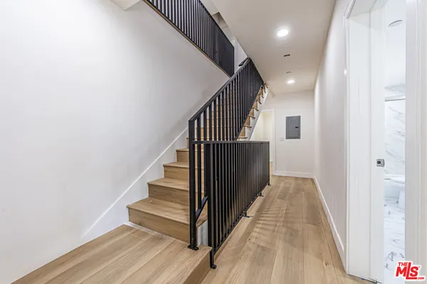 $4,195 | 5434 Romaine Street, Los Angeles, CA 90038