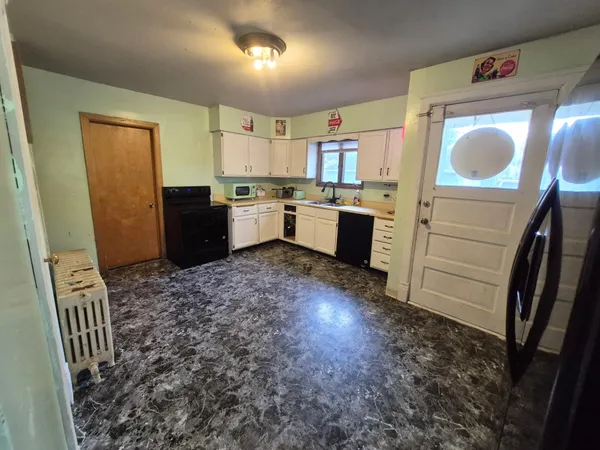 $95,000 | 102 3rd Street Southeast, Pipestone, MN 56164