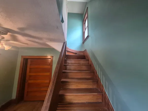 $95,000 | 102 3rd Street Southeast, Pipestone, MN 56164