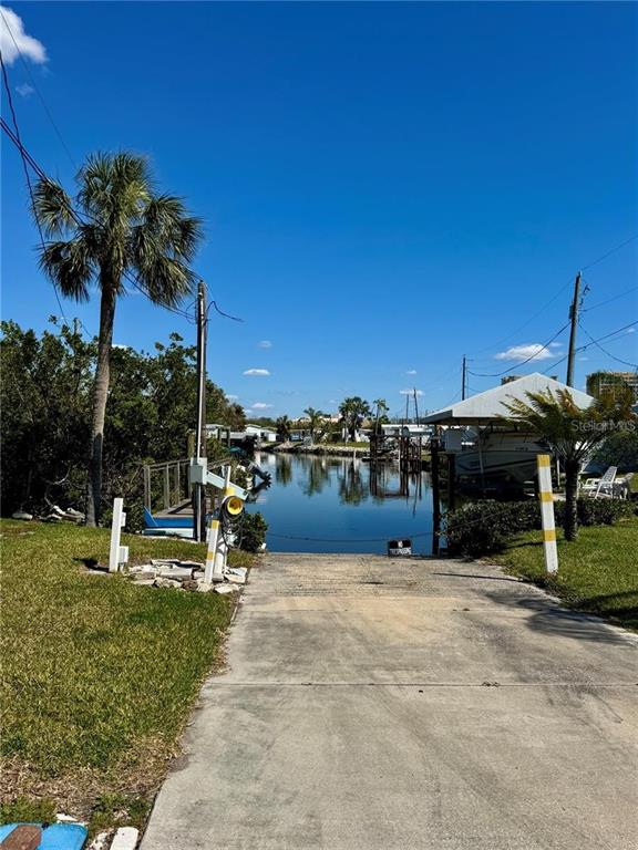 73 Main Street Palmetto, FL 34221 - Photo 9 of 18 a view of a house with a park