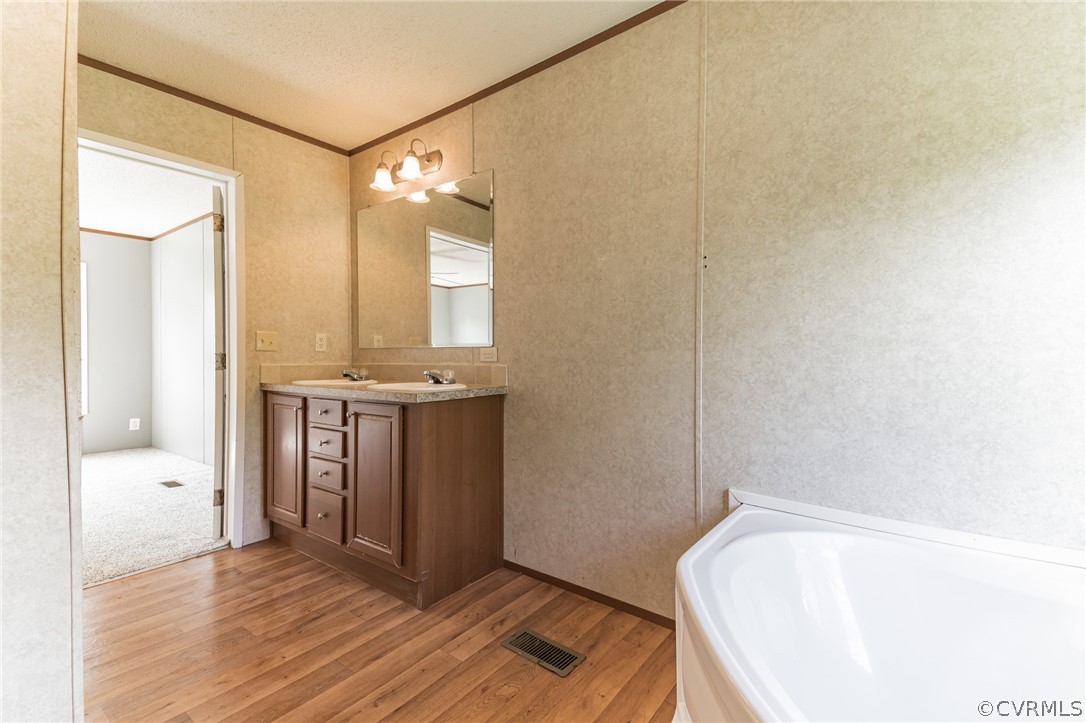 11535 Belfonte Road Bumpass, VA 23024 - Photo 14 of 24 Primary bath includes shower