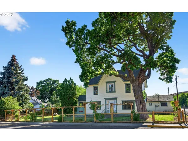 $470,000 | 381 Main Street, Dufur, OR 97021