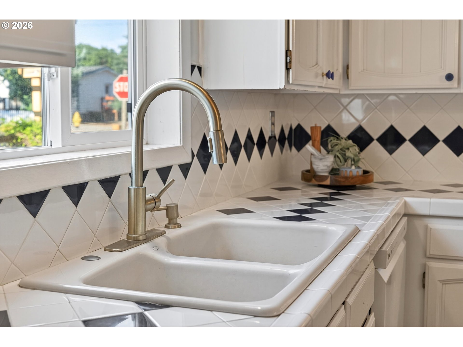 381 Main Street Dufur, OR 97021 - Photo 15 of 35