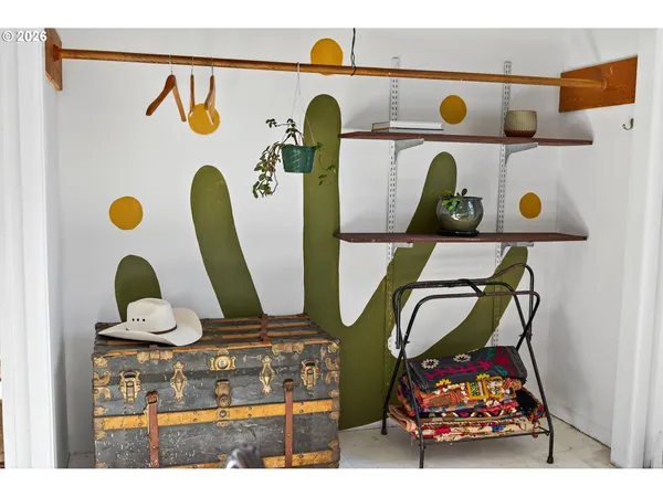 $470,000 | 381 Main Street, Dufur, OR 97021