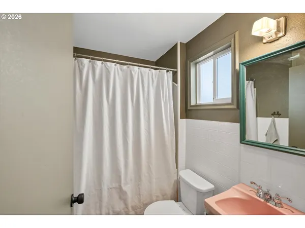 $470,000 | 381 Main Street, Dufur, OR 97021