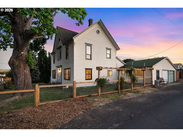 $470,000 | 381 Main Street, Dufur, OR 97021