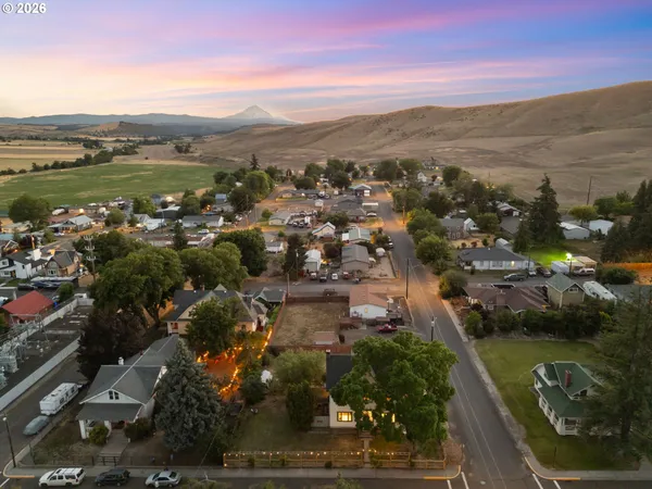 $470,000 | 381 Main Street, Dufur, OR 97021