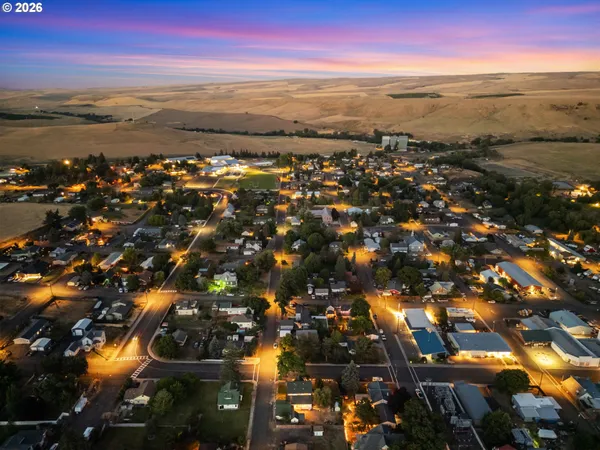 $470,000 | 381 Main Street, Dufur, OR 97021