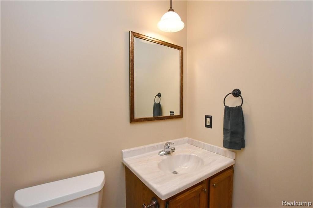 926 Ten Point Drive Rochester Hills, MI 48309 - Photo 13 of 29