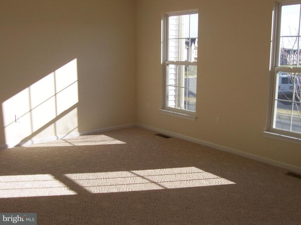 613 East Newport Road, Unit 2 Lititz, PA 17543 - Photo 2 of 6