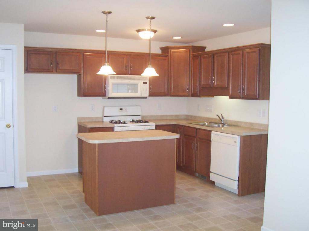613 East Newport Road, Unit 2 Lititz, PA 17543 - Photo 3 of 6