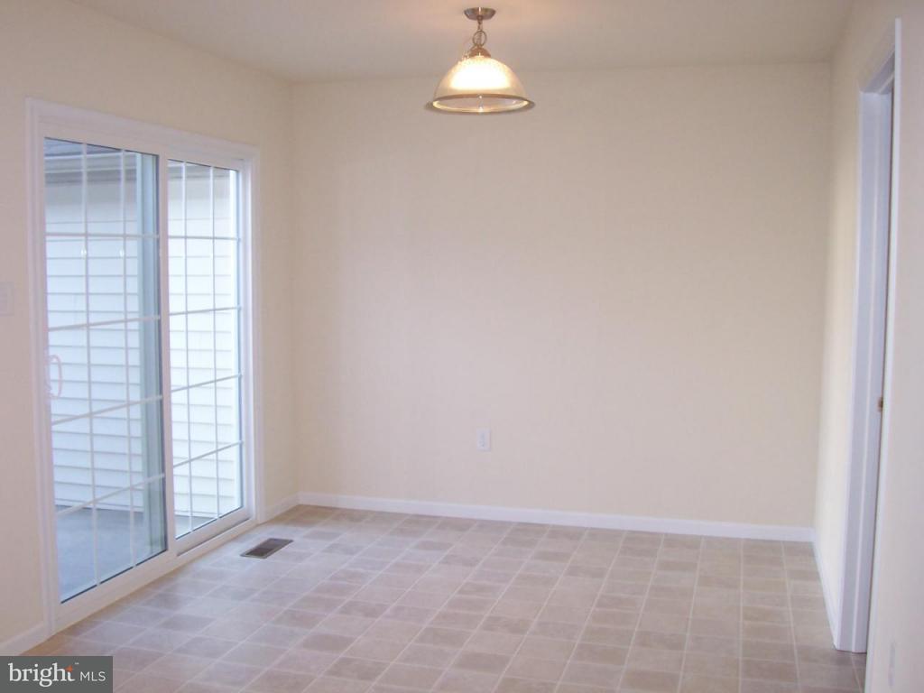 613 East Newport Road, Unit 2 Lititz, PA 17543 - Photo 4 of 6
