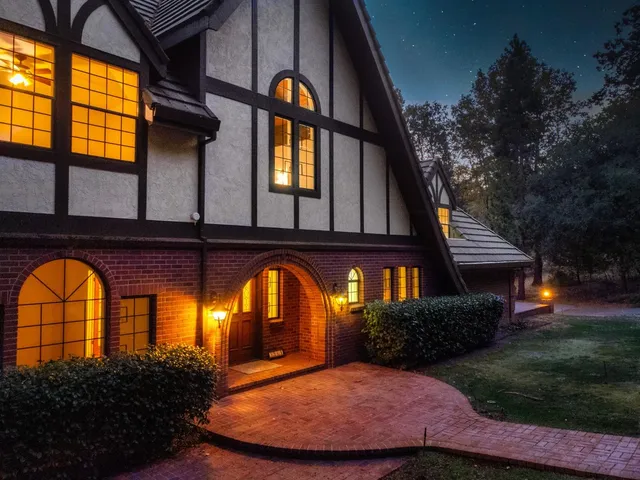 $1,800,000 | 3961 7 Ridges Road, Camino, CA 95709