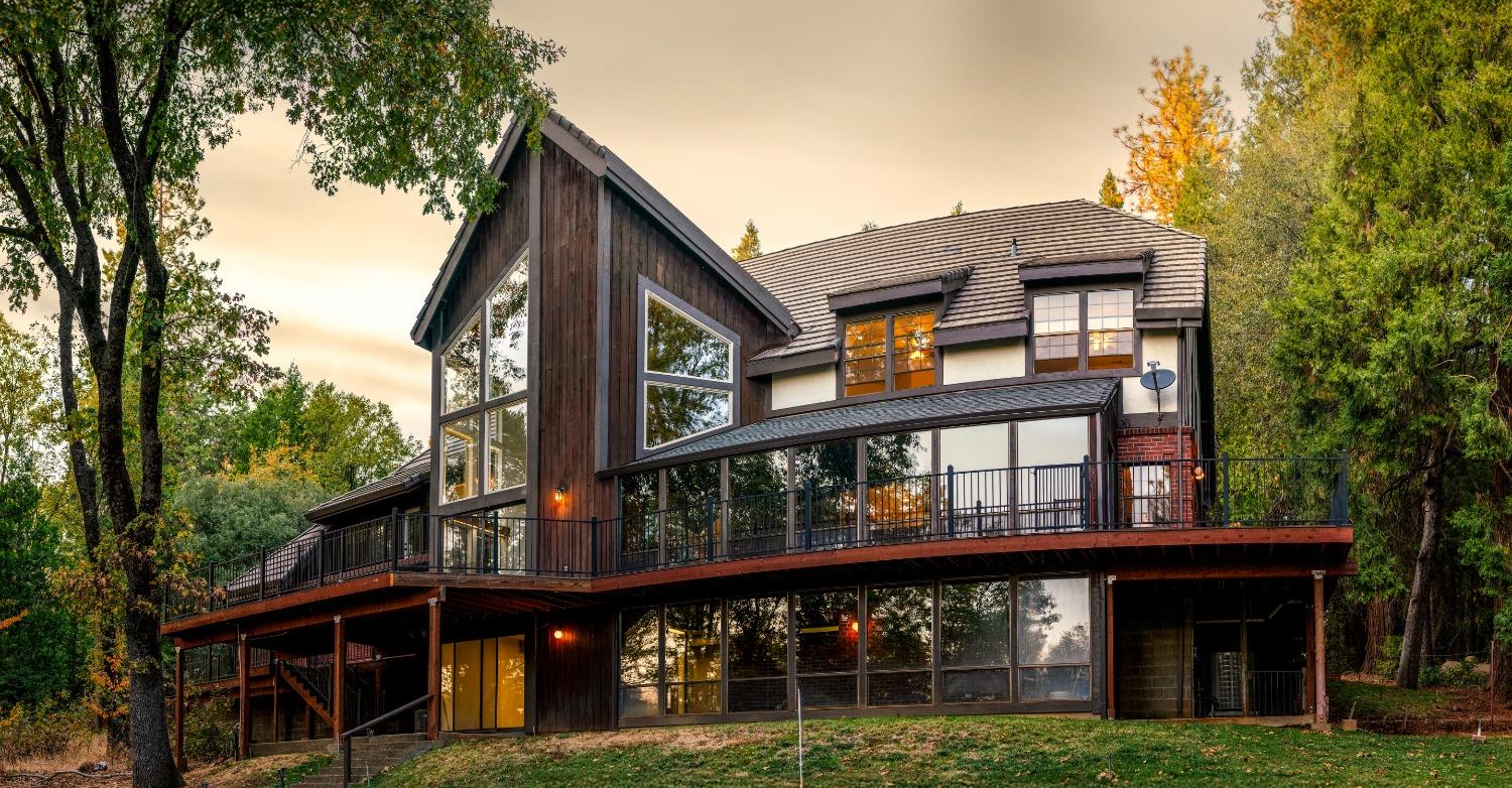 3961 7 Ridges Road Camino, CA 95709 - Photo 31 of 93 a view of a large building