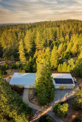 $1,800,000 | 3961 7 Ridges Road, Camino, CA 95709