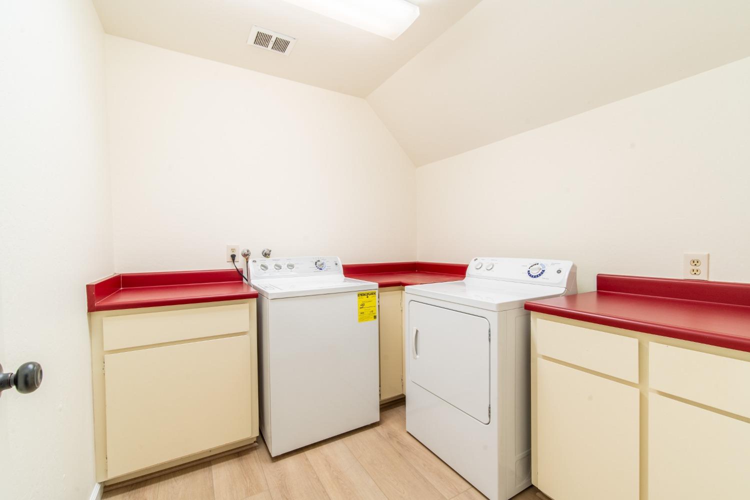 3961 7 Ridges Road Camino, CA 95709 - Photo 66 of 93 a utility room with dryer and washer
