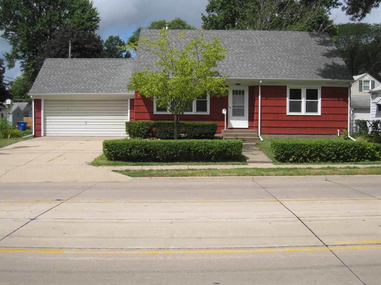 2811 7th Street Moline, IL 61265 - Photo 1 of 21 Gallery Image 1