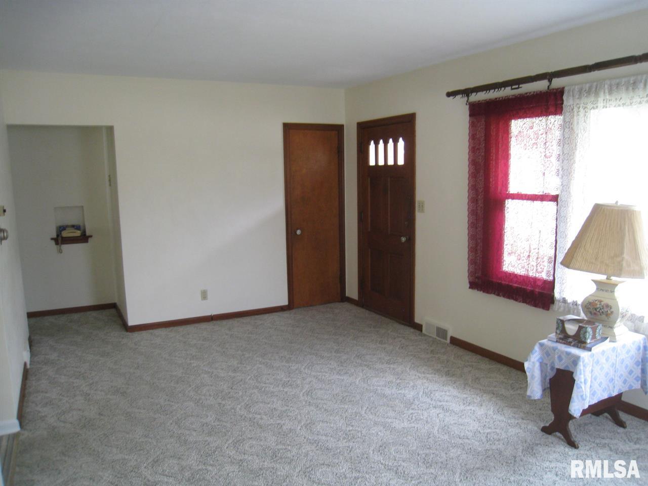 2811 7th Street Moline, IL 61265 - Photo 3 of 21 Gallery Image 3