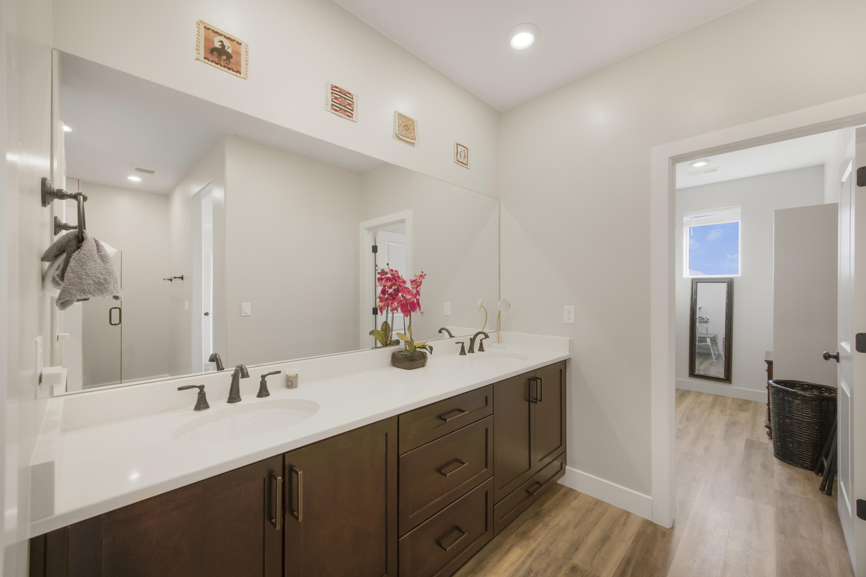 583 Alserio Lane St. George, UT 84770 - Photo 22 of 42 Primary Bathroom